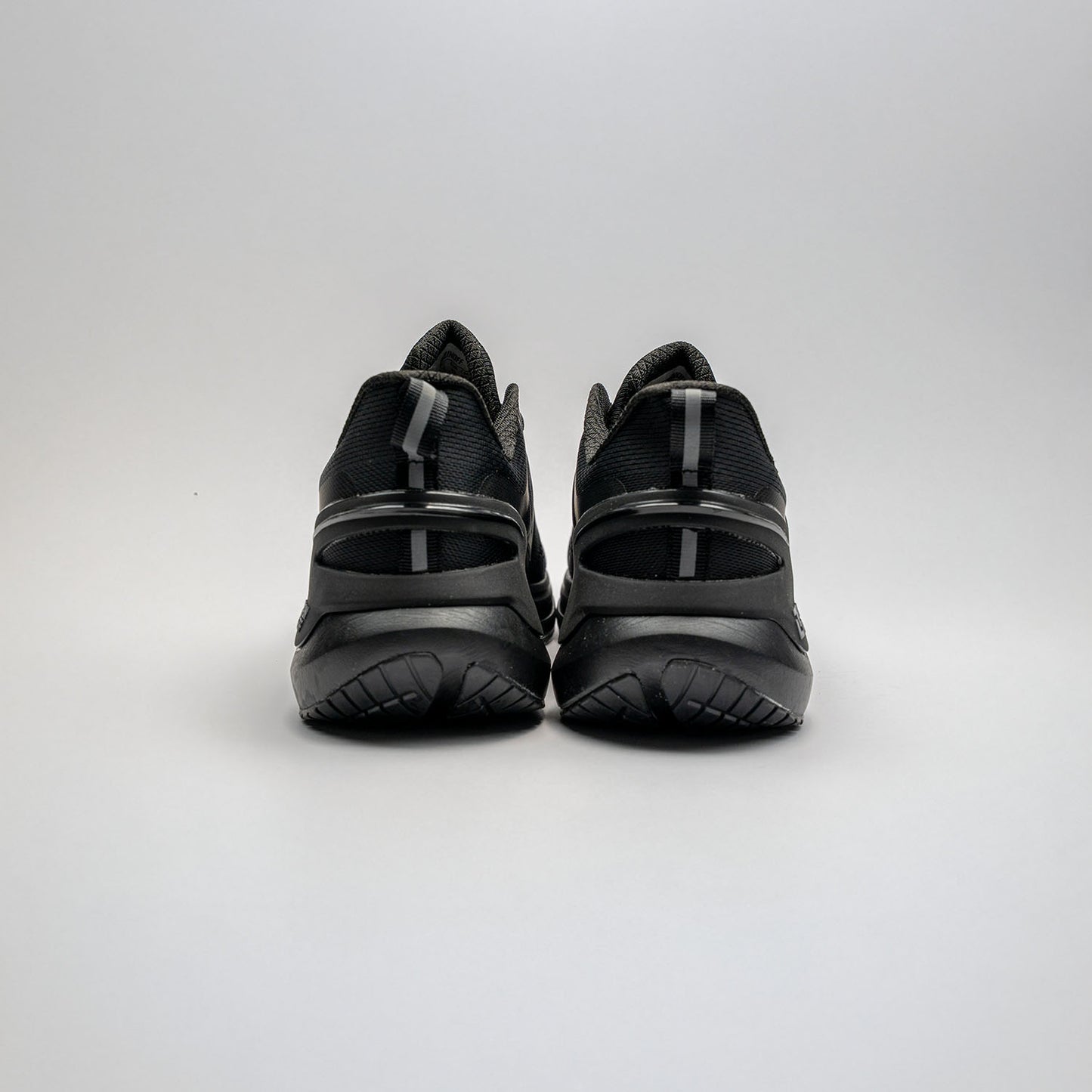 RUNOFF TENIS RUNNING HOMBRE NEGRO 621346 001 LIVIANOS Y COMODOS