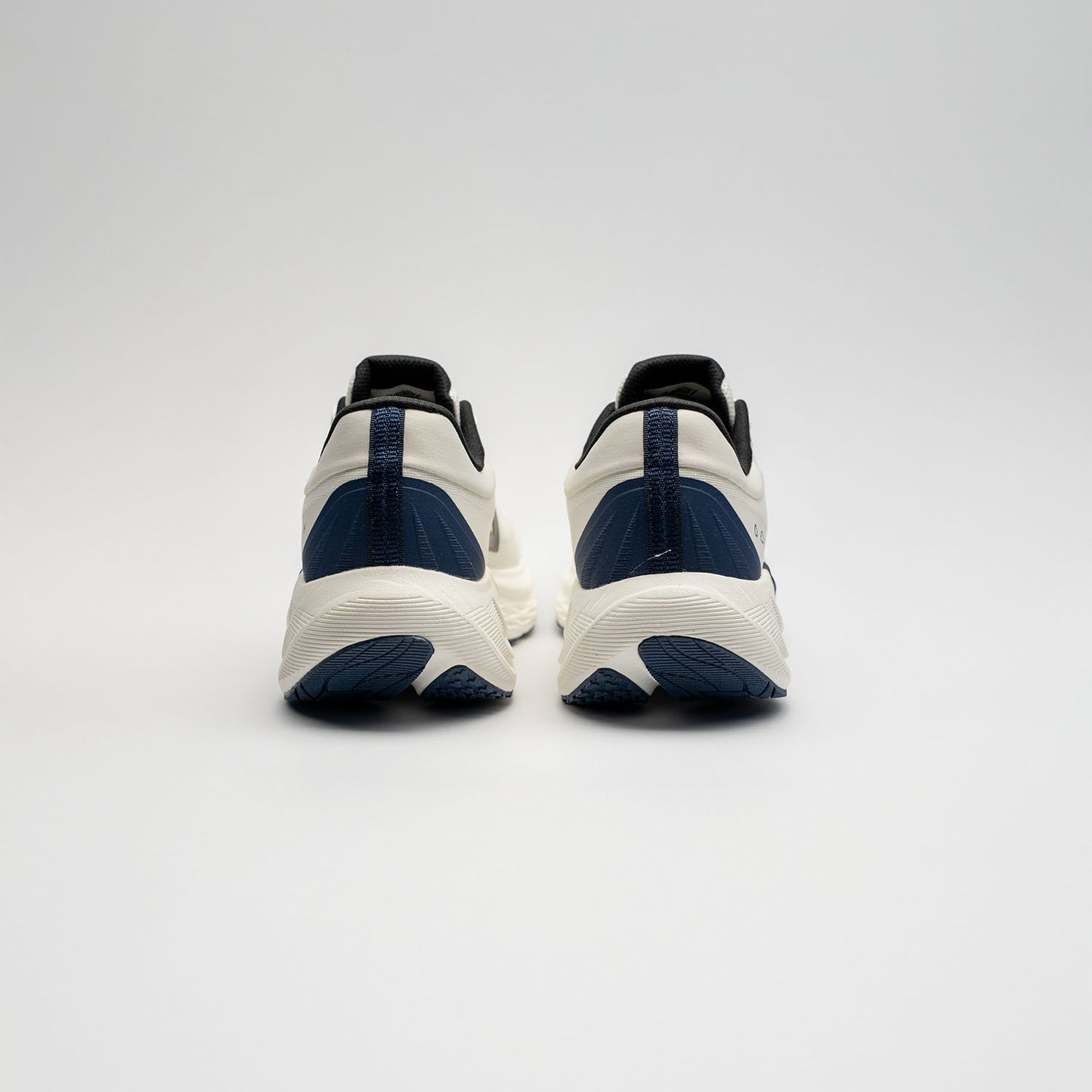 RUNOFF TENIS RUNNING HOMBRE BLANCO 623558 003 LIVIANOS Y COMODOS