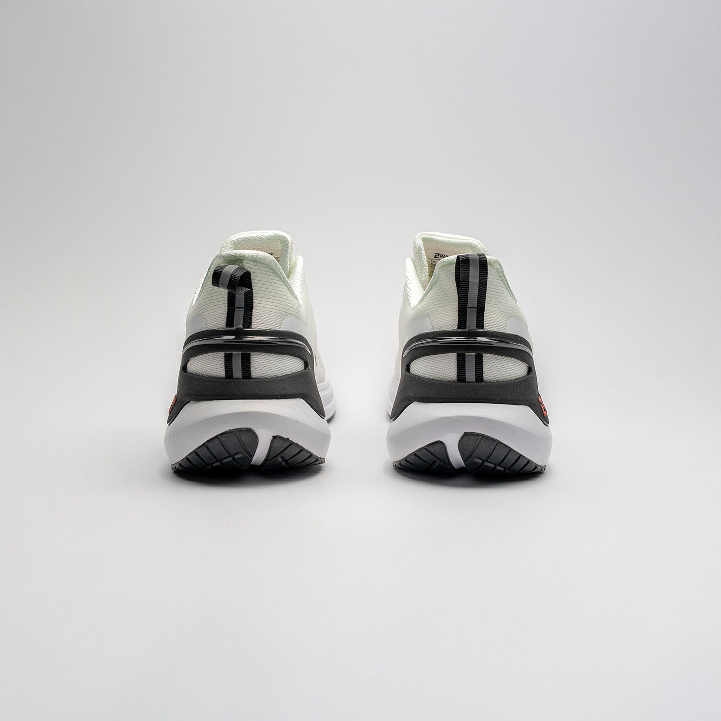 RUNOFF TENIS RUNNING HOMBRE BLANCO NEGRO 621346 005 LIVIANOS Y COMODOS